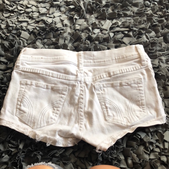 Hollister White Shorts Size 3 Waist 26 - Picture 3 of 3
